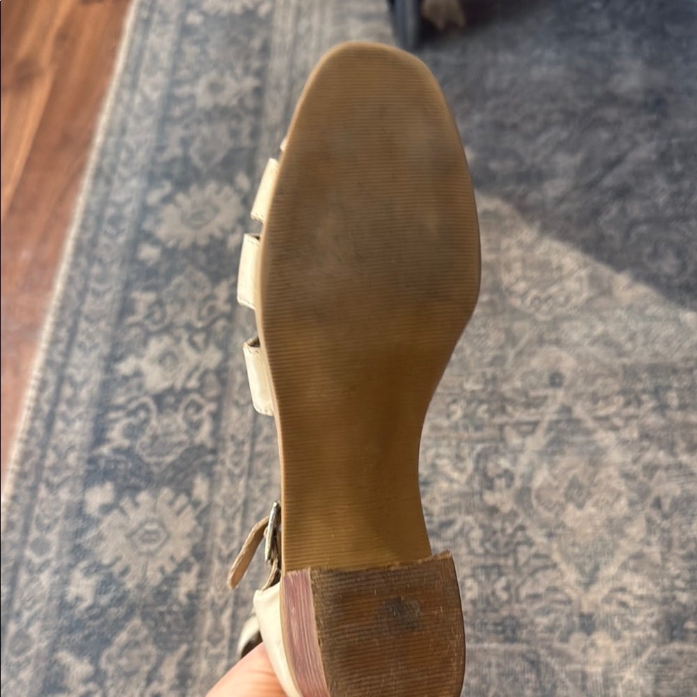Cream Women's vintage close toe sandals with small block heel leather up size 8 - Picture 4 of 4
